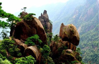 【尊品江西,五星之旅1268元】人间三清山、溶洞奇观洪岩仙境、婺源篁岭、夜秀梦里老家(五星尊享)三日游(每周五发班)