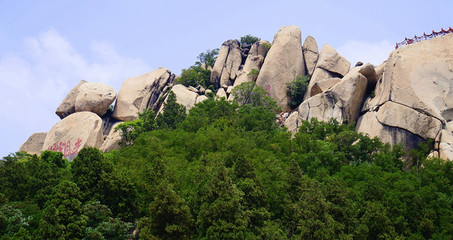 峄山:仙人随意抛洒的石头 华峰